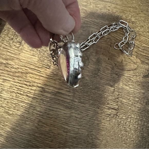 New gorgeous pink glitter heart necklace. Double sided heart. - Picture 3 of 4